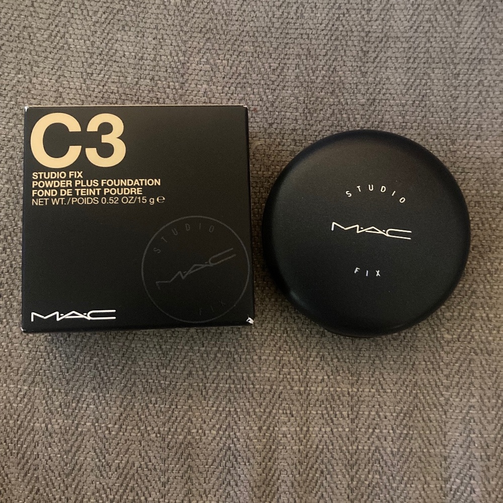 Brand new in box - Original formula C3 Mac cosmetics studio fix foundation pow